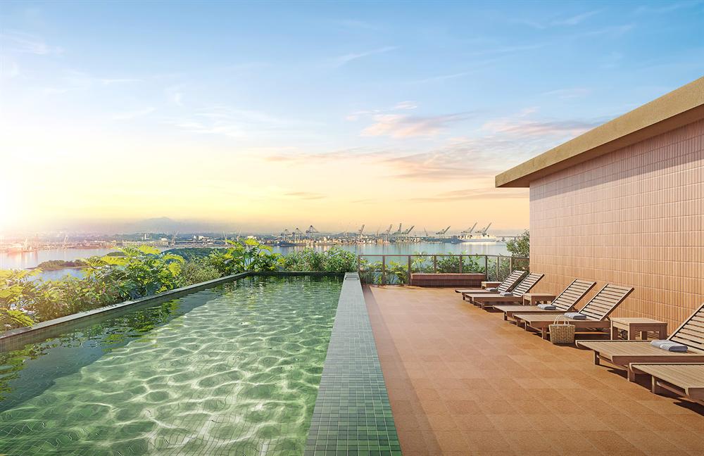 Piscina no rooftop do Residencial Erê com vista para a Baía de Guanabara